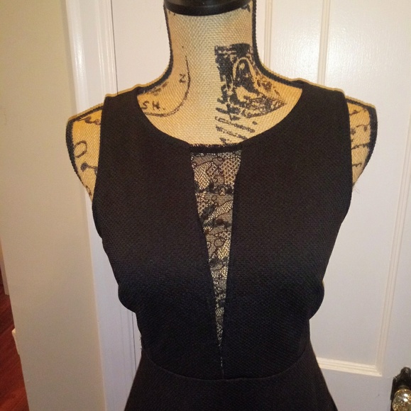 ⭐Forever 21 Dress - Picture 2 of 5